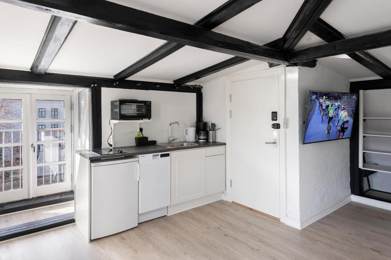 Aday - Apartment Suite 4 Aalborg Center Екстериор снимка